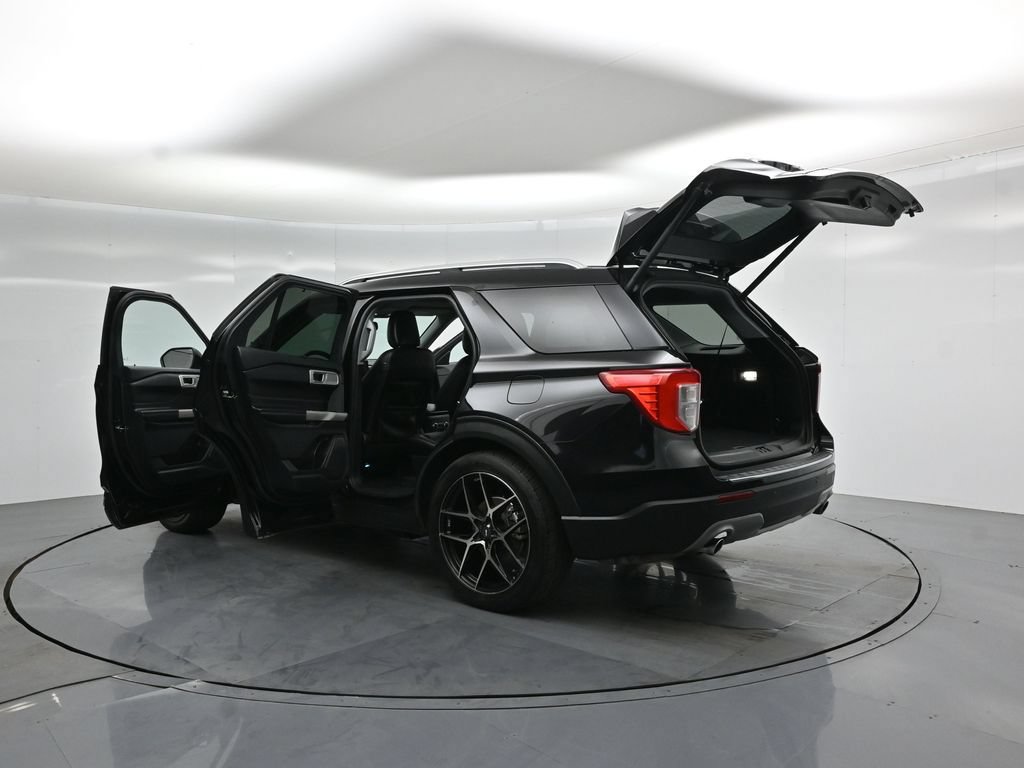 Certified 2022 Ford Explorer Limited w/ Equipment Group 301A RWD image 33