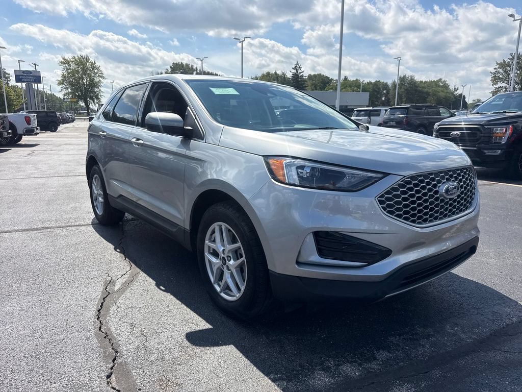 Used 2024 Ford Edge SEL AWD/4WD image 4