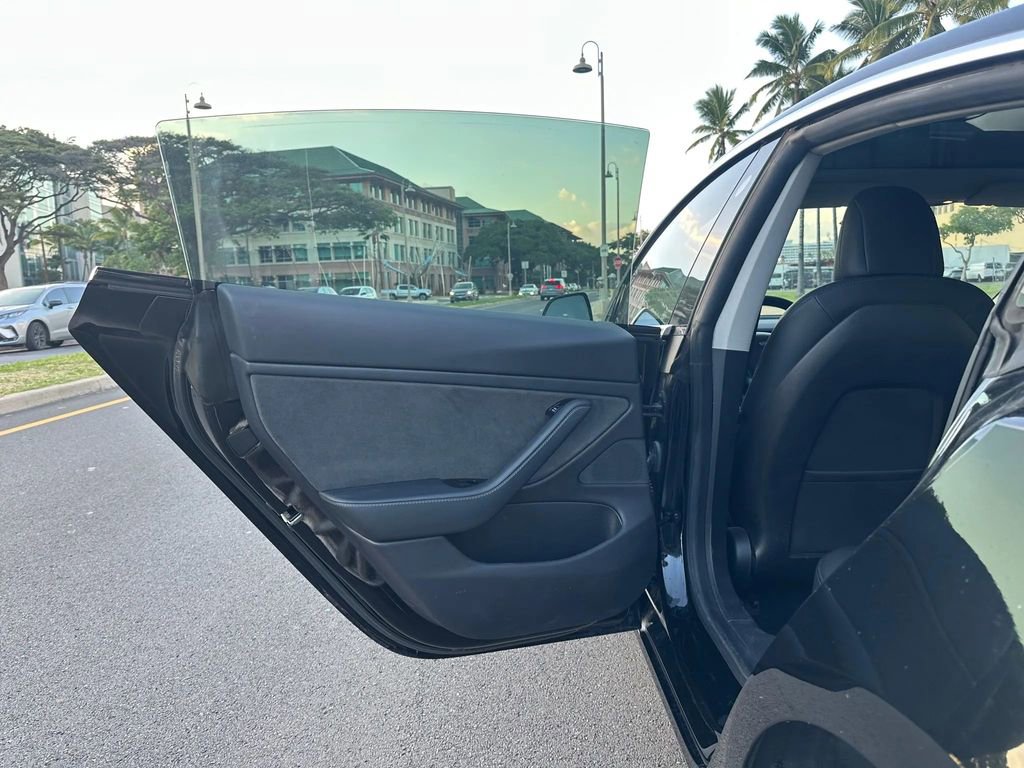 Used 2019 Tesla Model 3 Standard Range image 15