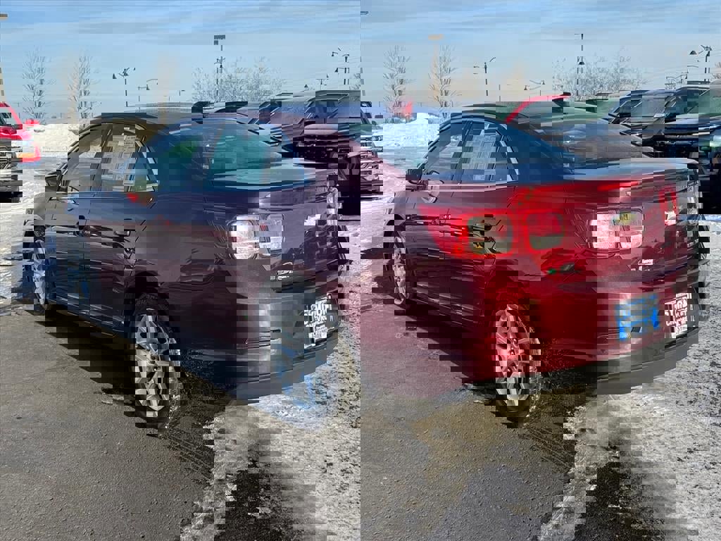 Used 2016 Chevrolet Malibu LT w/ Power Convenience Package image 3