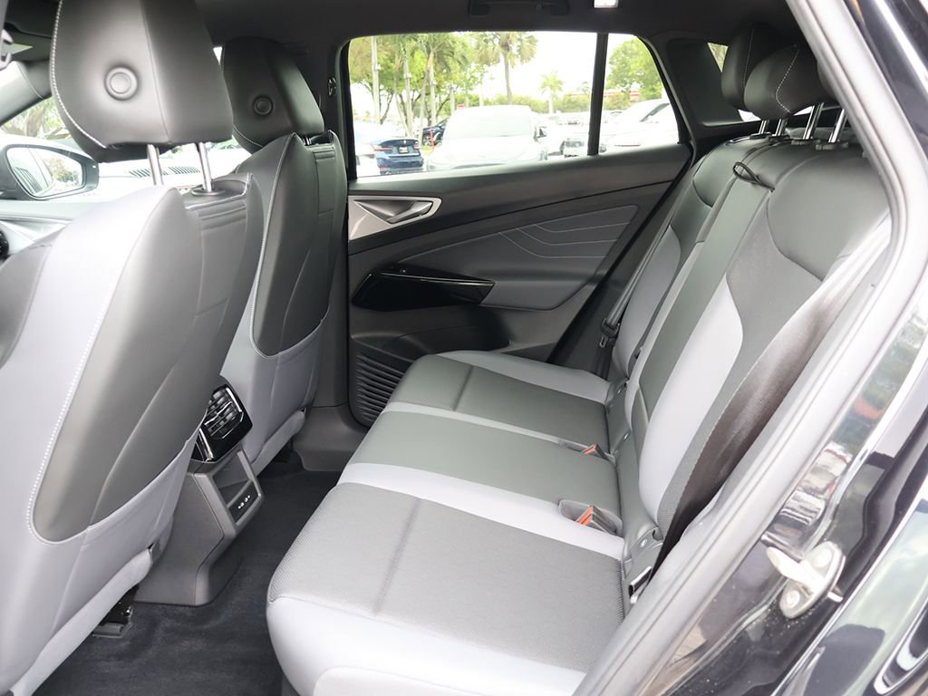 Used 2023 Volkswagen ID.4 Pro S image 38