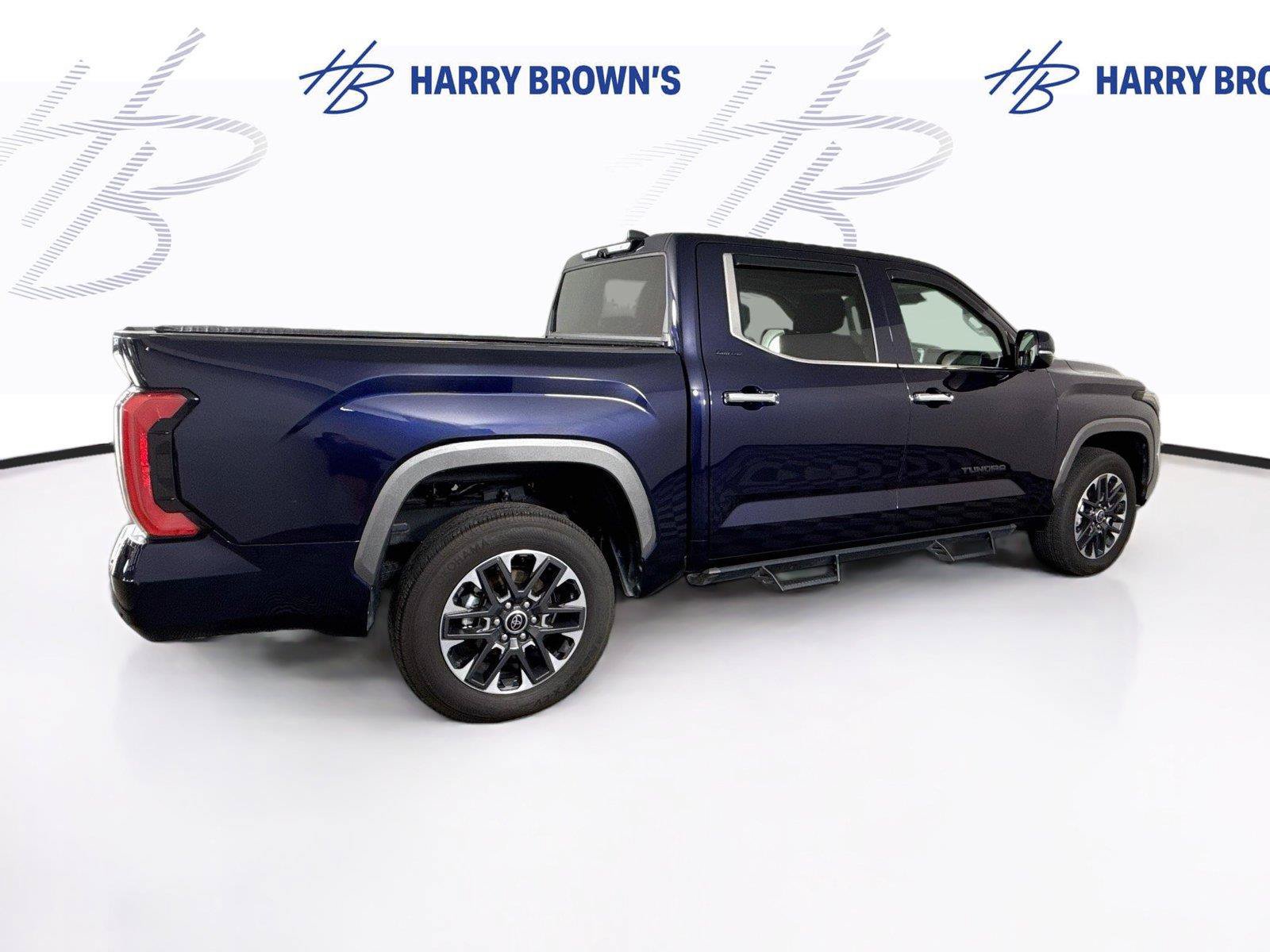 Used 2024 Toyota Tundra Limited AWD/4WD image 30