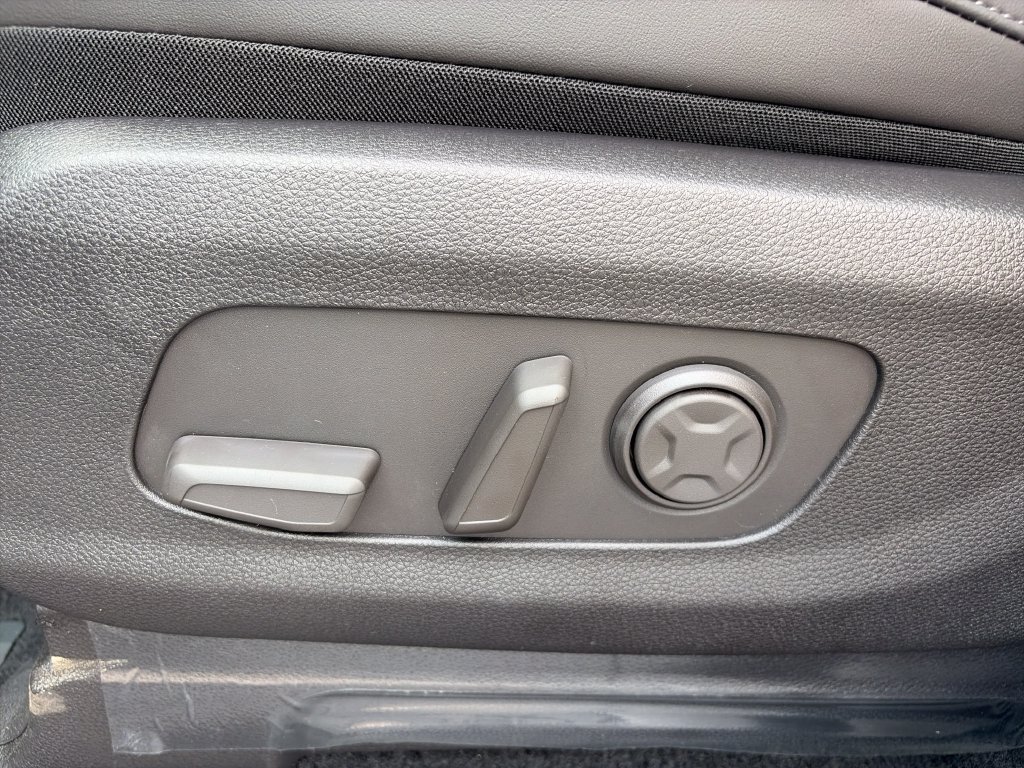 New 2027 Kia Carnival FWD image 15