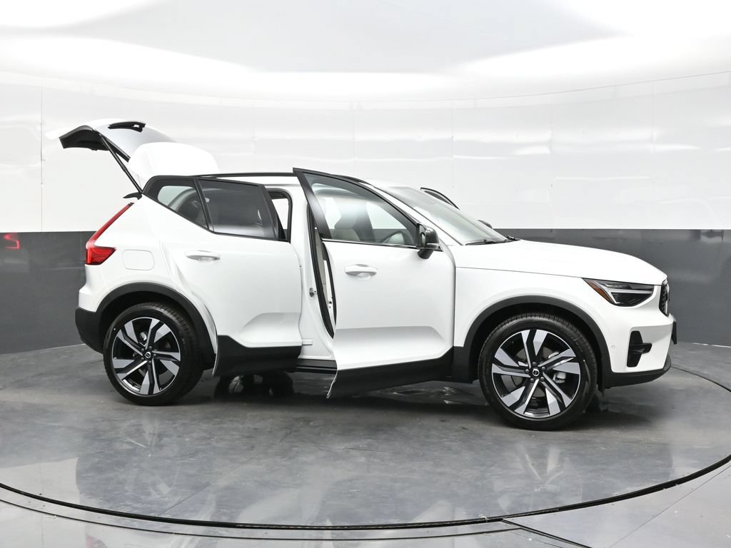 New 2026 Volvo XC40 B5 Ultra w/ Protection Package Premier AWD/4WD image 46