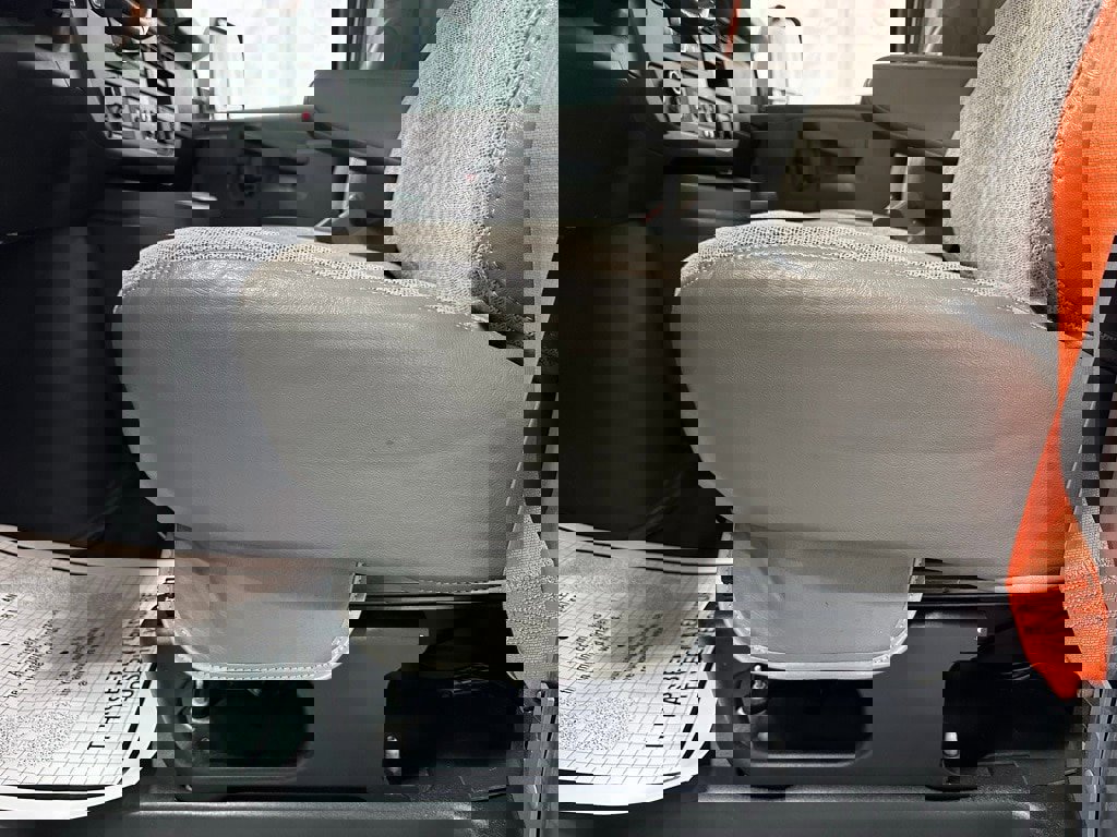 Used 2022 Chevrolet Express 3500 w/ Power Convenience Package image 13