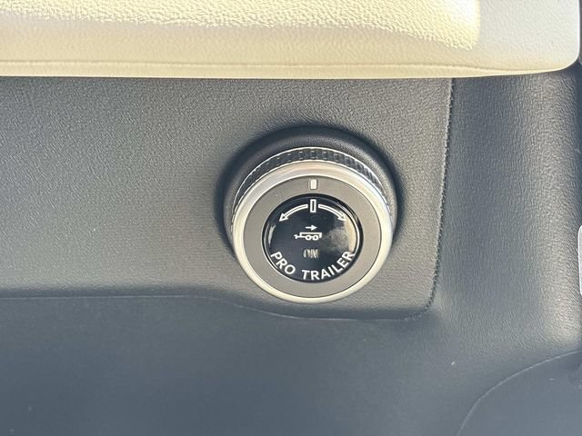 New 2026 Lincoln Navigator L Premier AWD/4WD image 31
