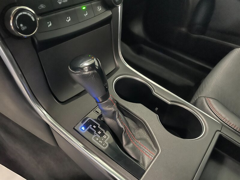 Used 2016 Toyota Camry SE FWD image 13