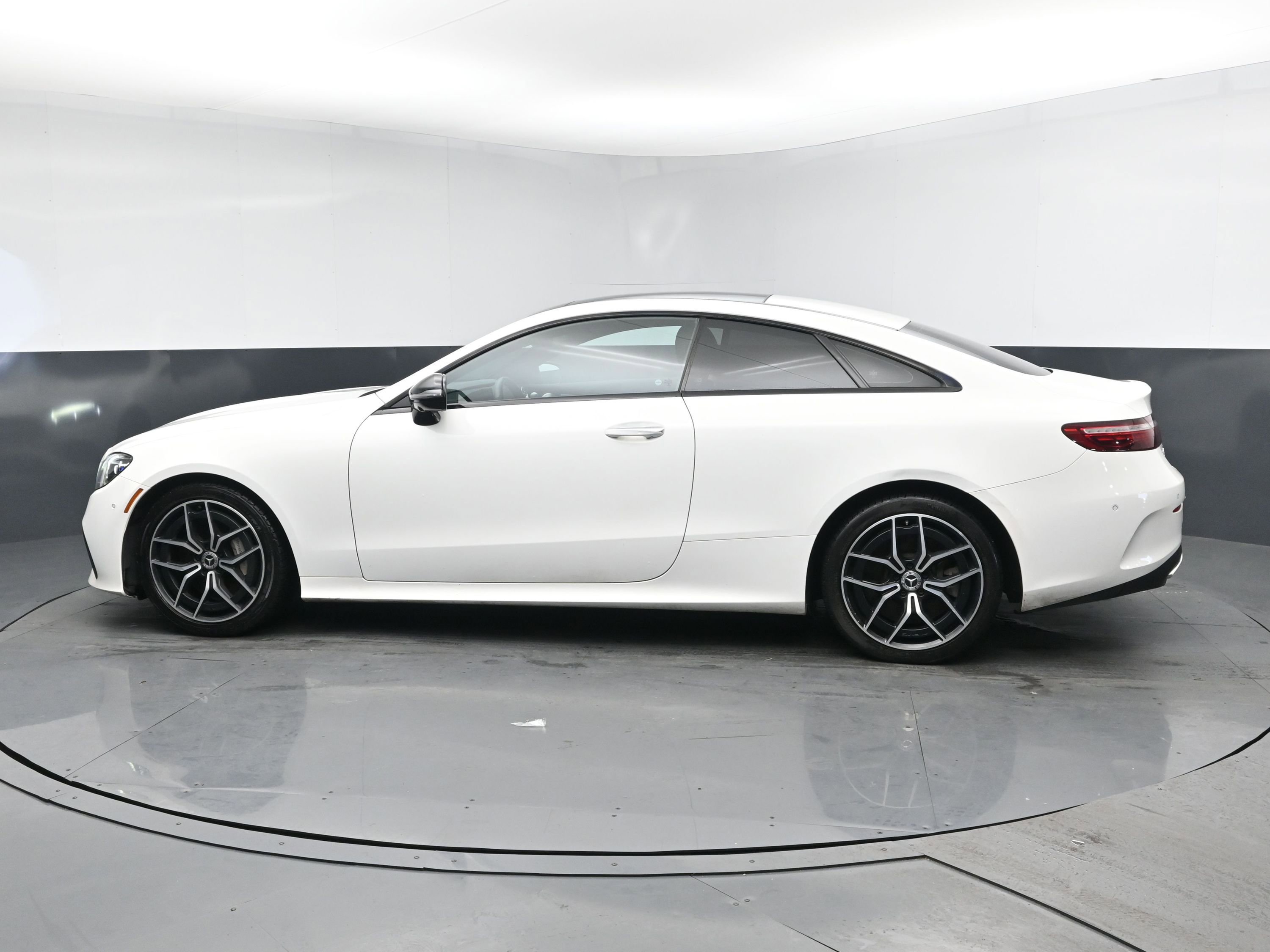 Used 2021 Mercedes-Benz E 450 4MATIC Coupe image 4