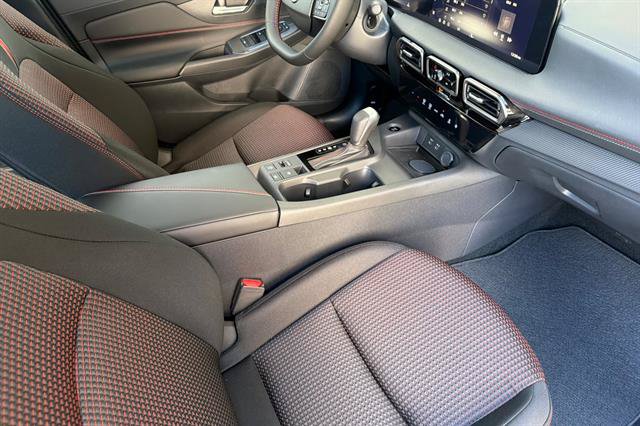 New 2027 Nissan Sentra SR w/ Floor Mat Package FWD image 16