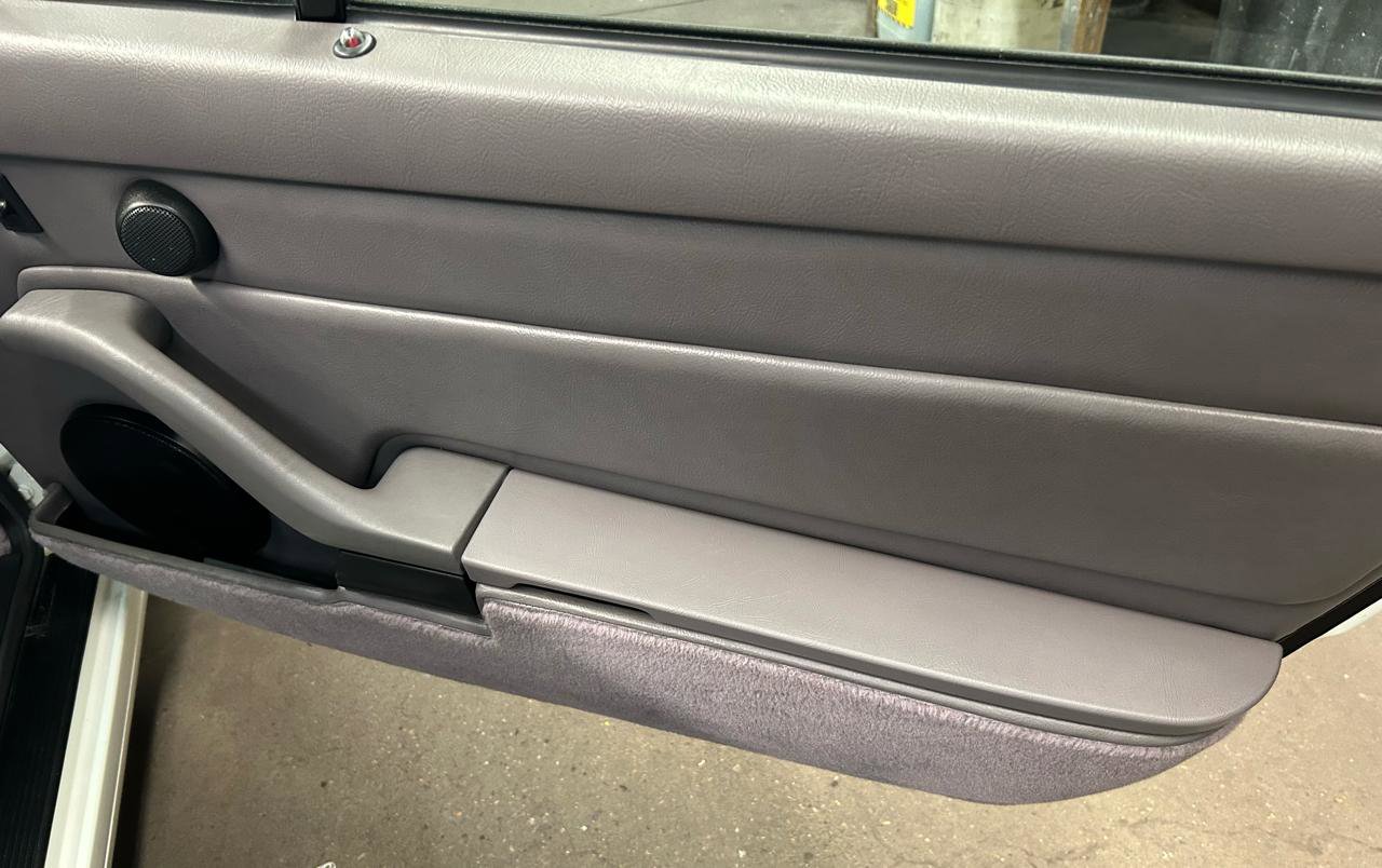 Used 1995 Porsche 911 Carrera RWD image 17