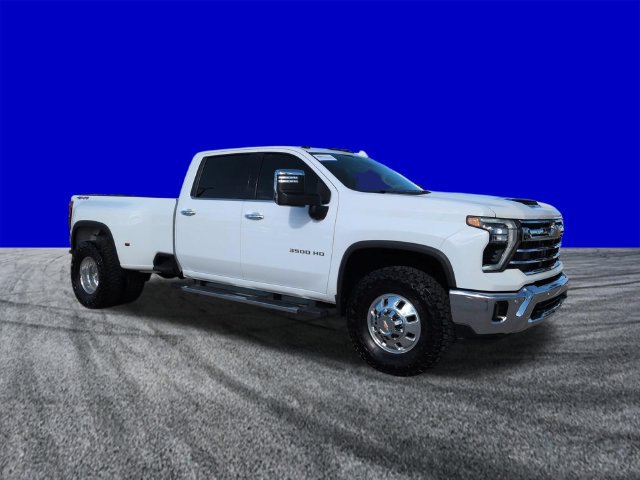 Used 2025 Chevrolet Silverado 3500 LTZ w/ LTZ Plus Package AWD/4WD image 2