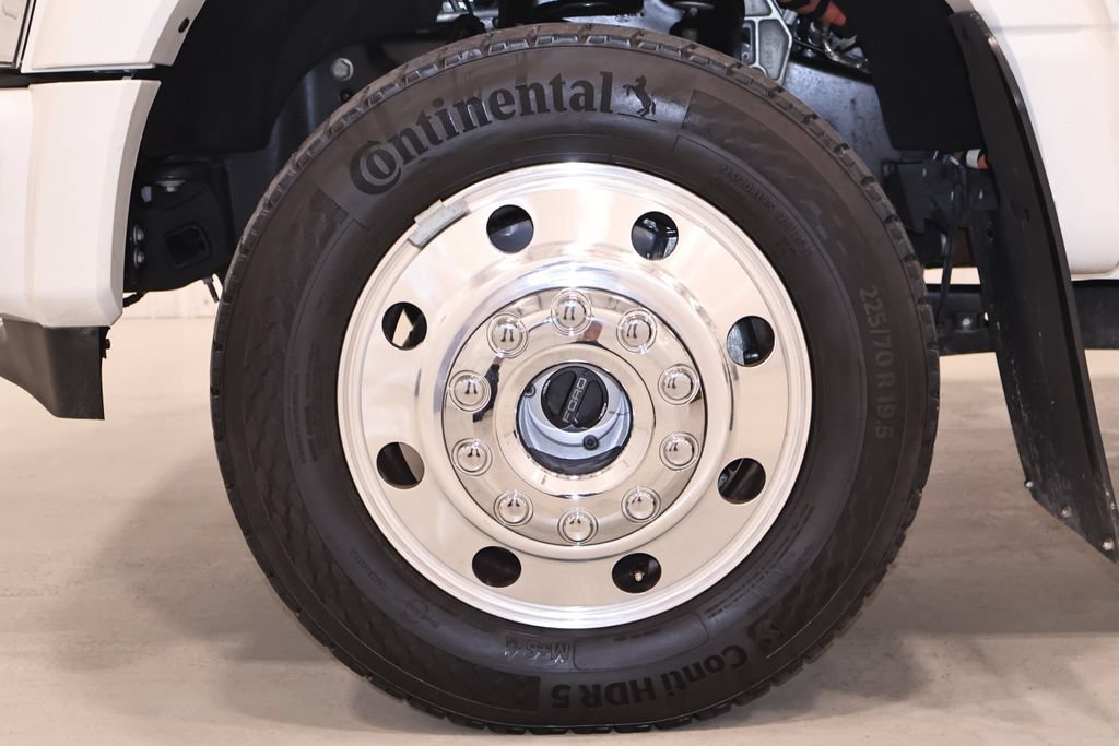 Used 2025 Ford F450 Platinum w/ FX4 Off-Road Package AWD/4WD image 50