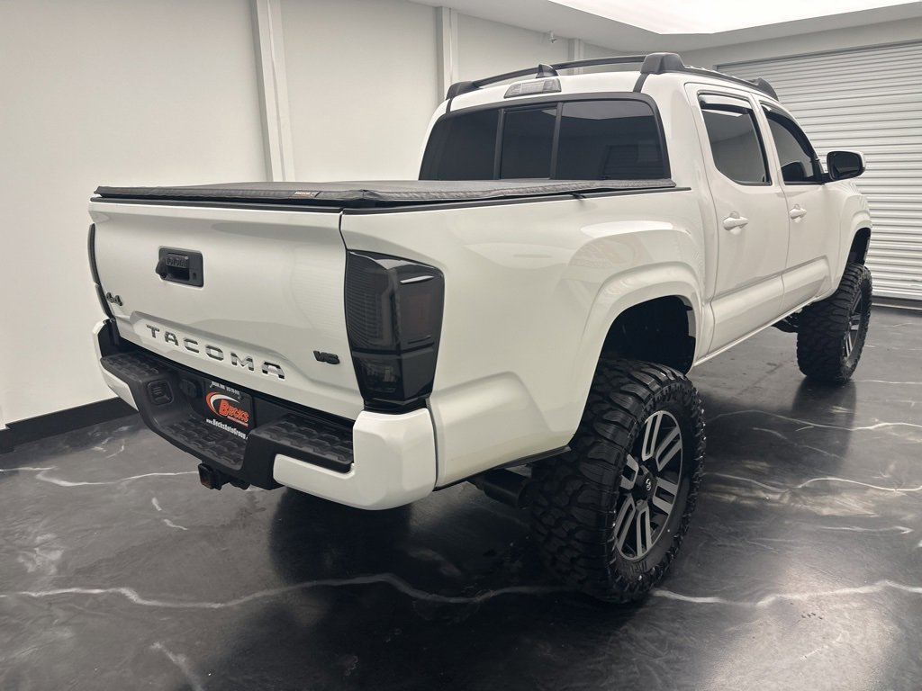 Used 2022 Toyota Tacoma SR image 3
