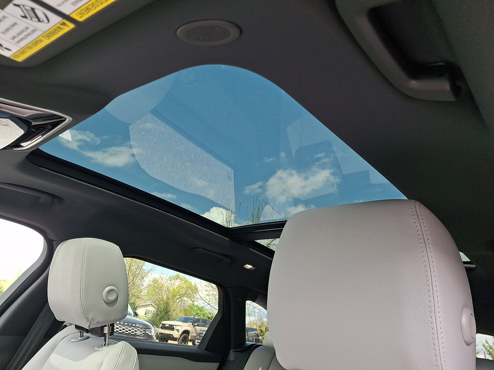 New 2026 Land Rover Range Rover Velar S AWD/4WD image 12