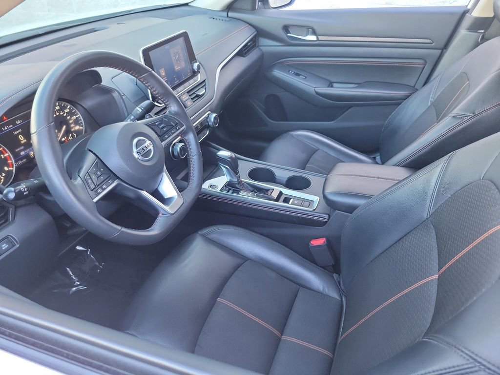 Certified 2022 Nissan Altima 2.5 SR image 3