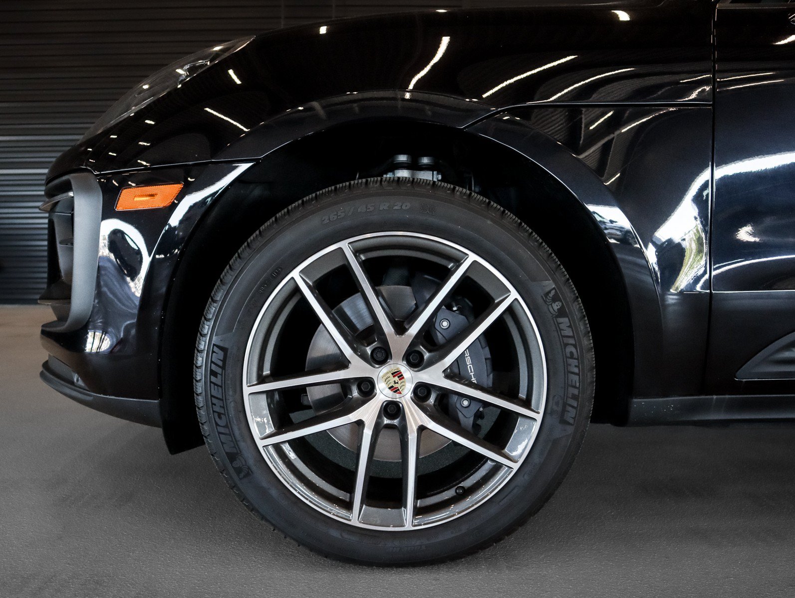 Certified 2023 Porsche Macan AWD/4WD image 12