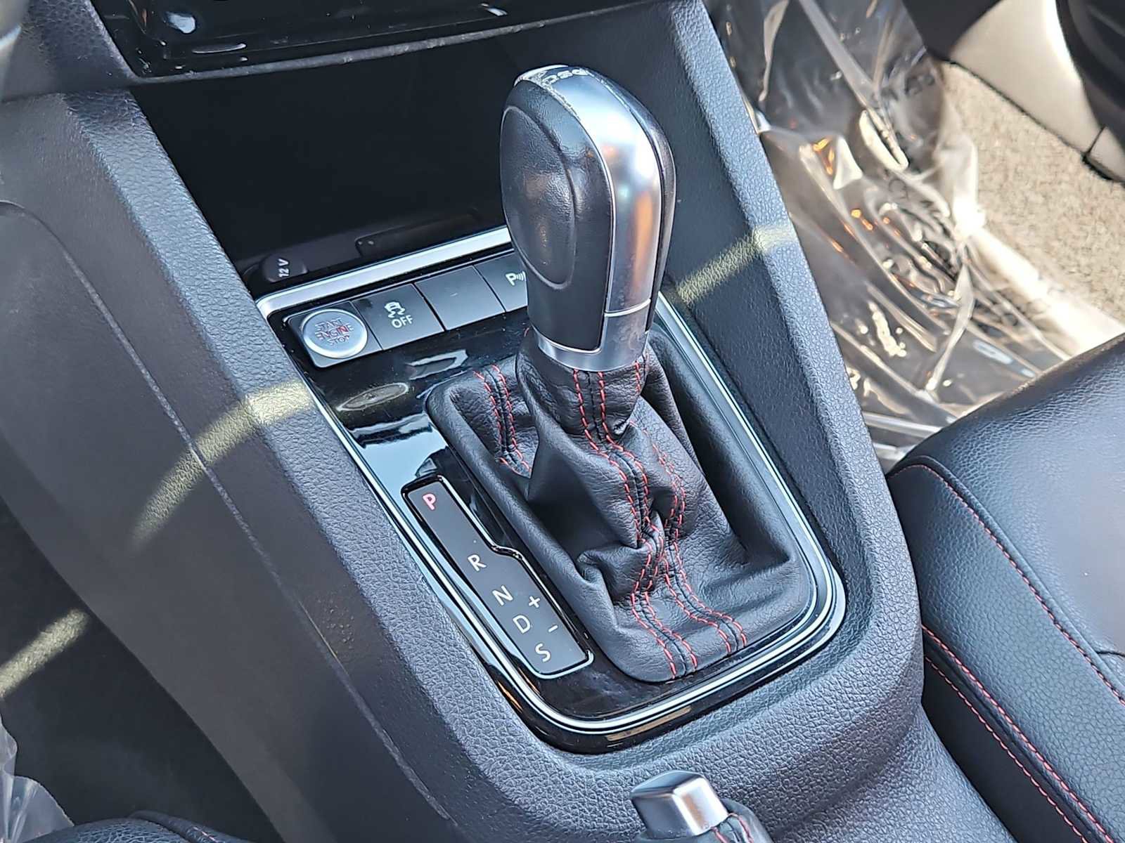 Used 2017 Volkswagen Jetta GLI FWD image 32