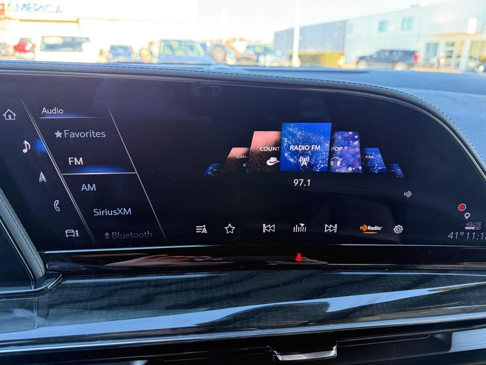 Certified 2024 Cadillac Escalade Premium Luxury image 27