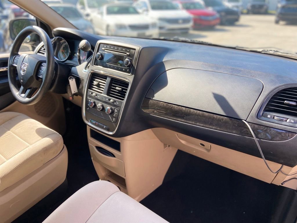 Used 2013 Dodge Grand Caravan American Value Package FWD image 14