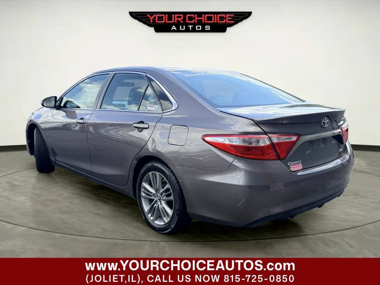 Used 2015 Toyota Camry SE FWD image 3