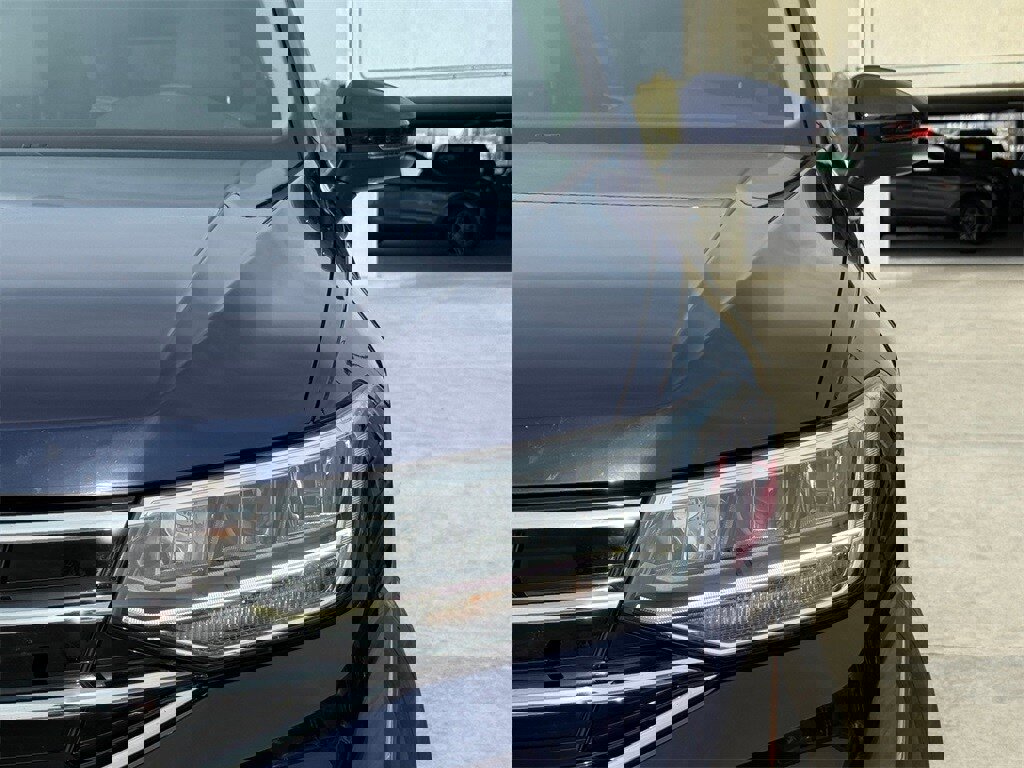 Certified 2022 Volkswagen Tiguan SE w/ Panoramic Sunroof Package image 4