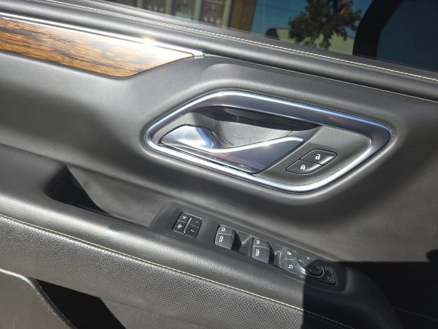 Used 2023 Chevrolet Suburban Premier AWD/4WD image 10