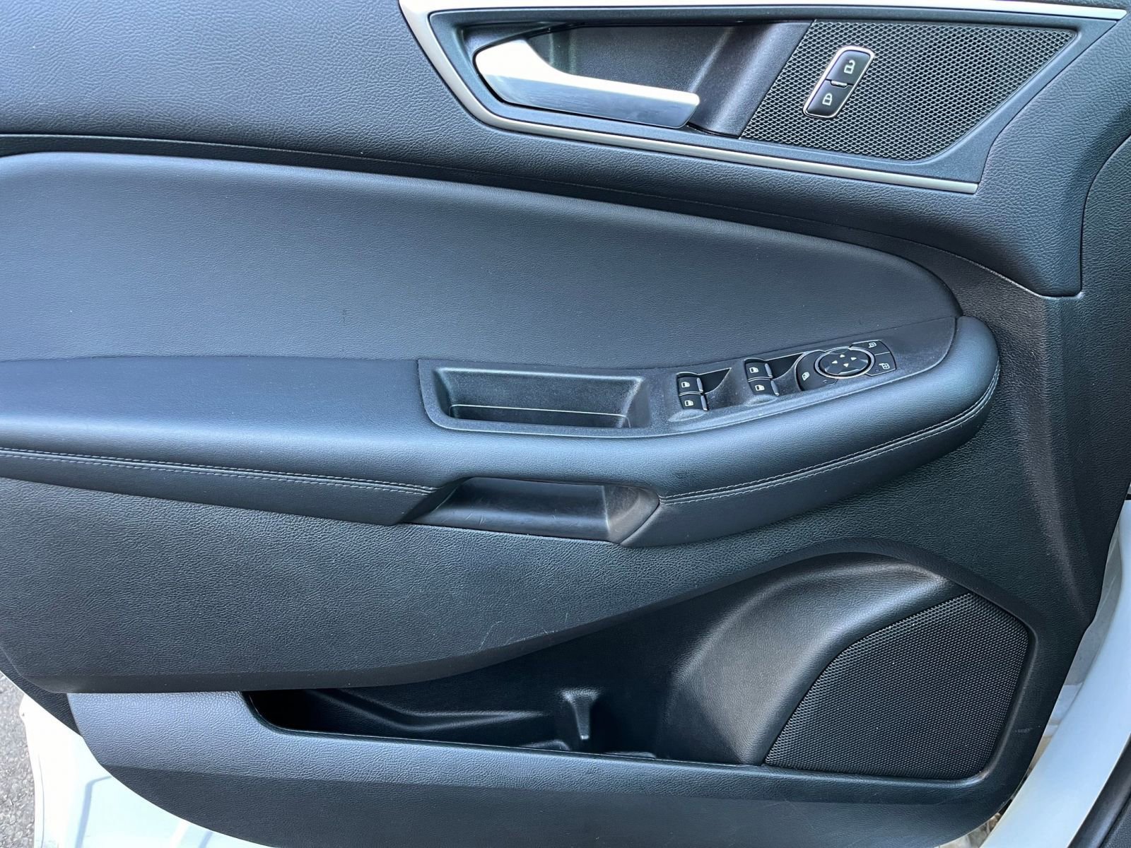 Used 2024 Ford Edge SEL image 20