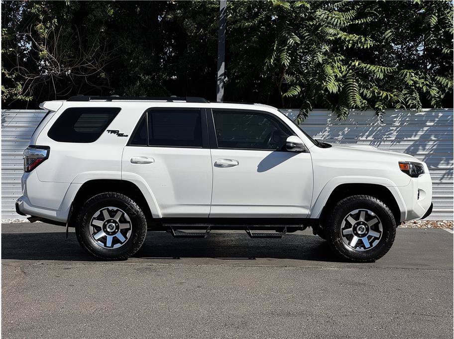 Used 2019 Toyota 4Runner TRD Off-Road Premium AWD/4WD image 9