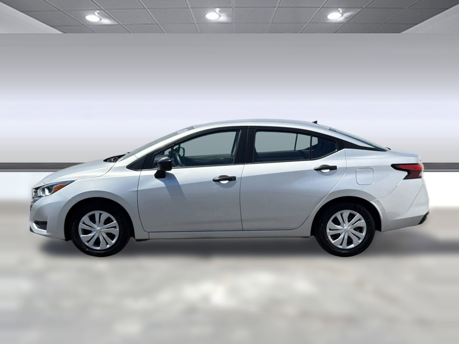 Used 2024 Nissan Versa S FWD image 2