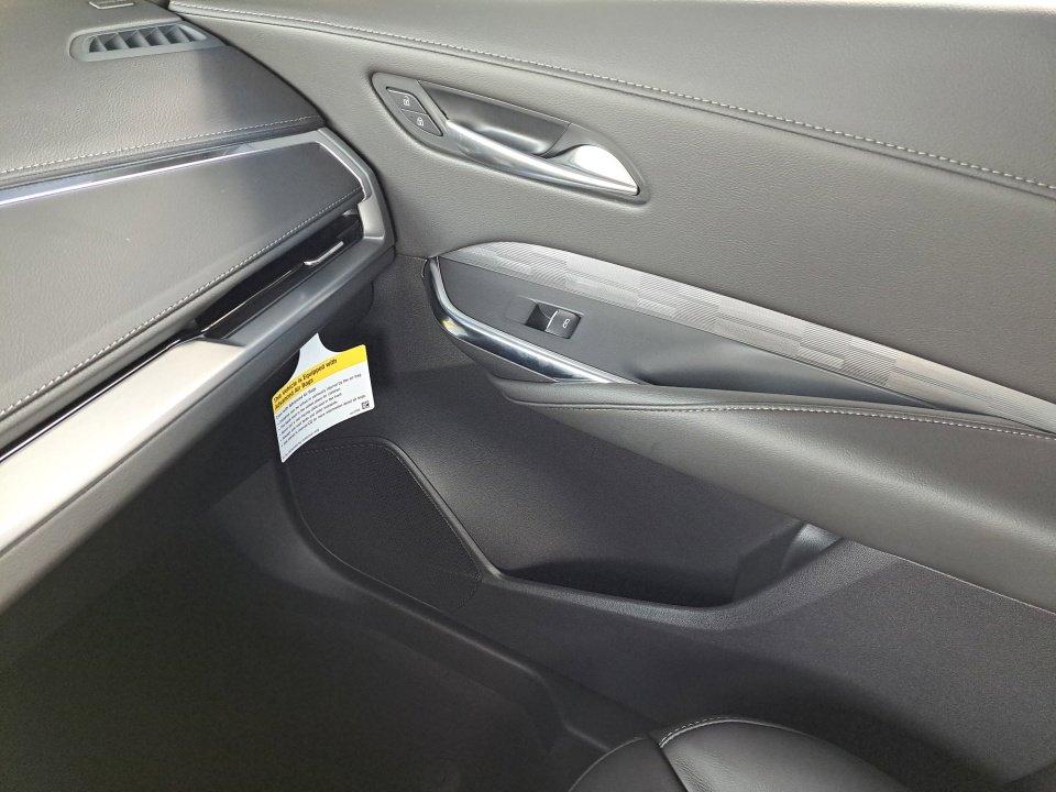 Certified 2025 Cadillac XT4 Premium Luxury image 31