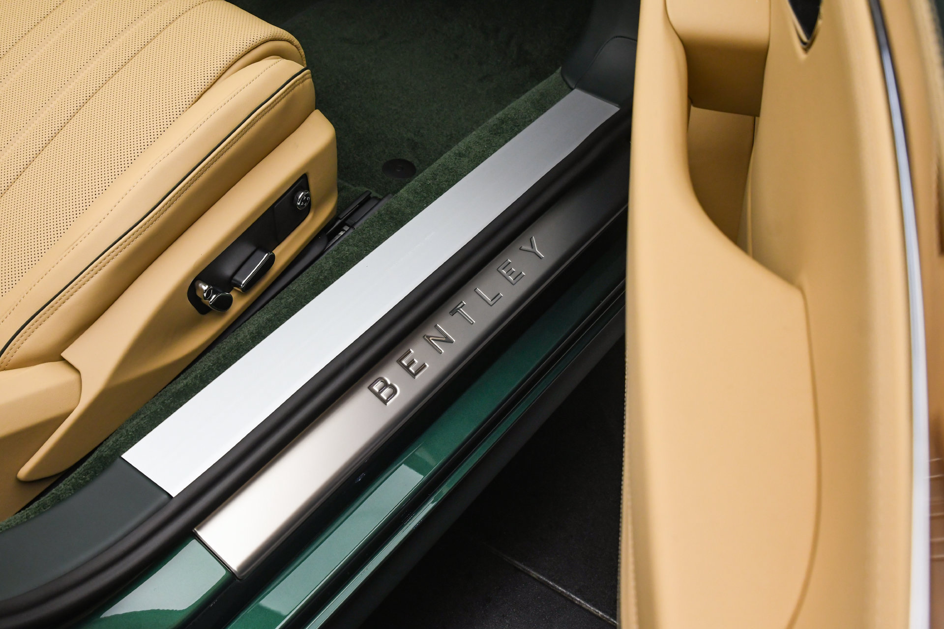 New 2026 Bentley Continental GT AWD/4WD image 42