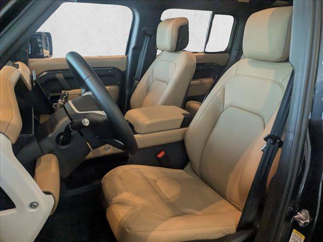 Used 2026 Land Rover Defender 110 X-Dynamic SE AWD/4WD image 13