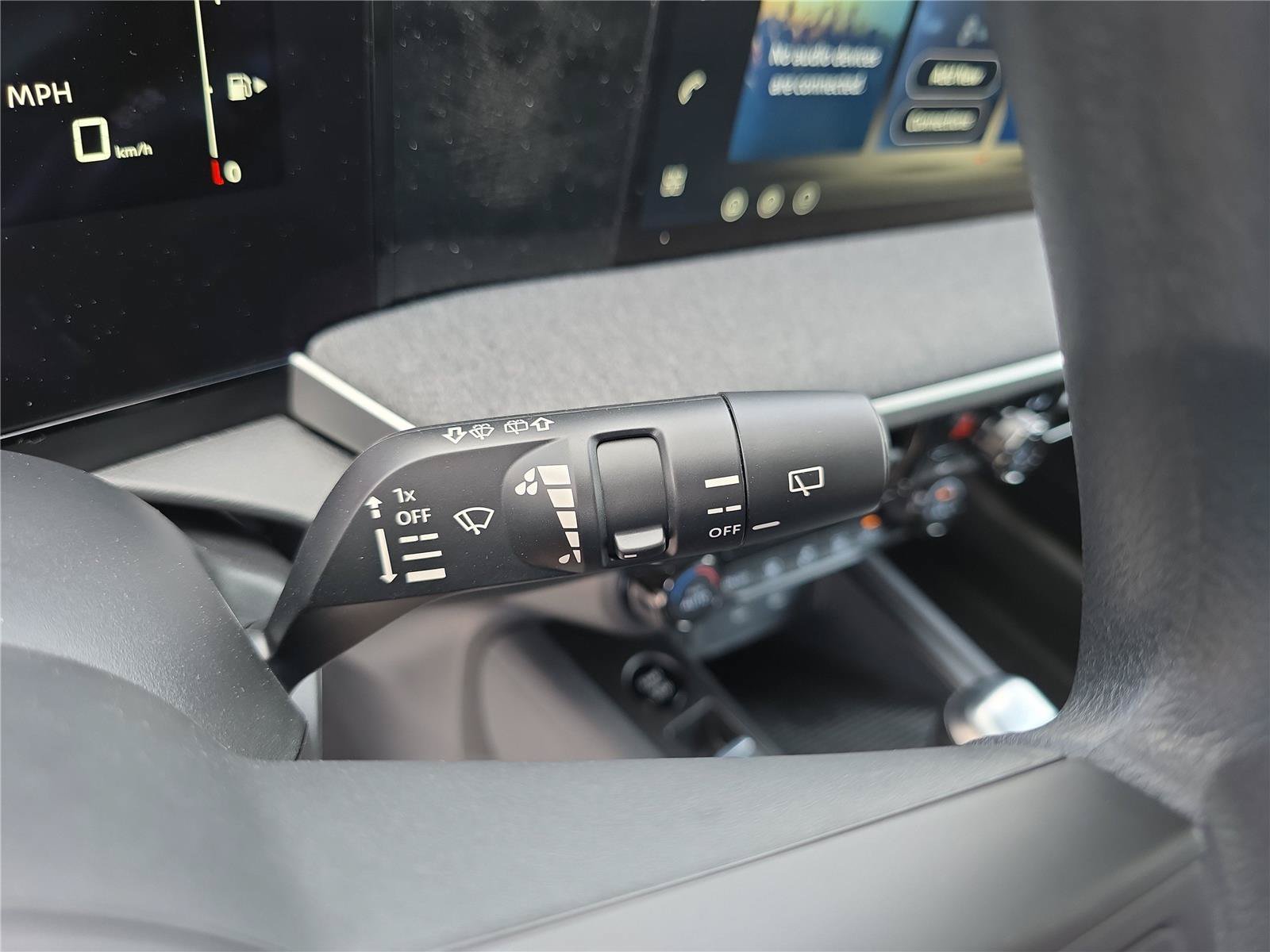 New 2026 Nissan Kicks SV w/ SV Premium Package FWD image 31