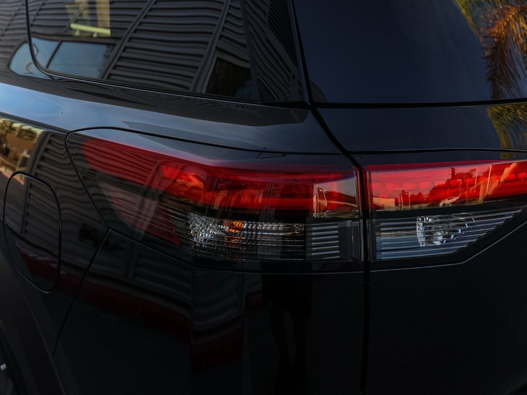 New 2025 Nissan Pathfinder S image 7