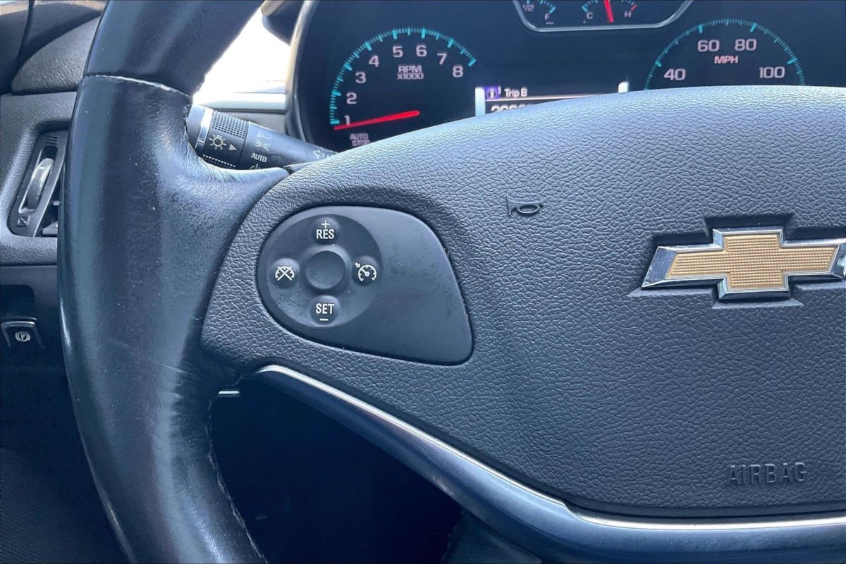 Used 2019 Chevrolet Impala LT image 18