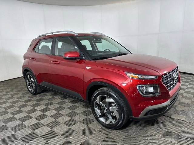 Used 2023 Hyundai Venue SEL w/ Cargo Package image 23