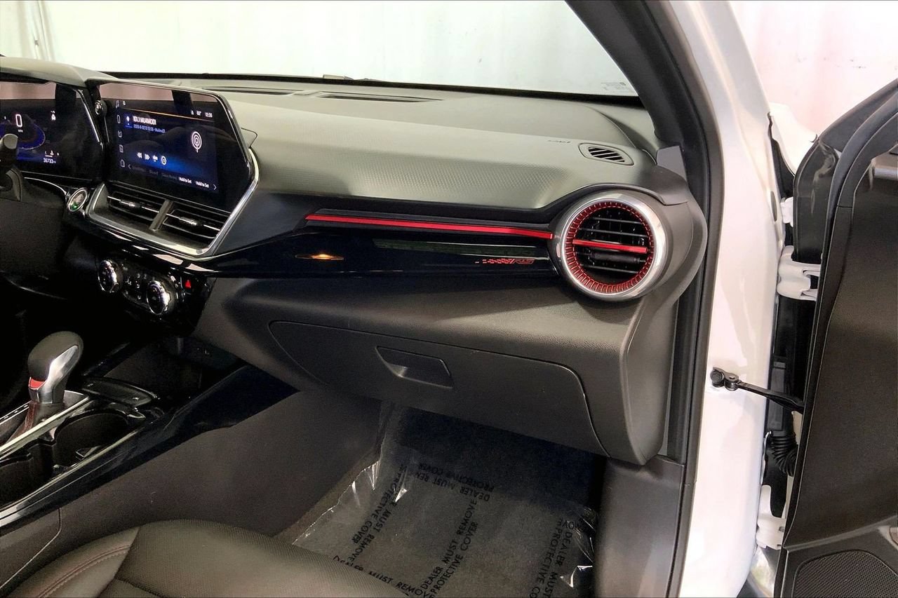 Used 2024 Chevrolet Trax RS w/ Driver Confidence Package FWD image 16