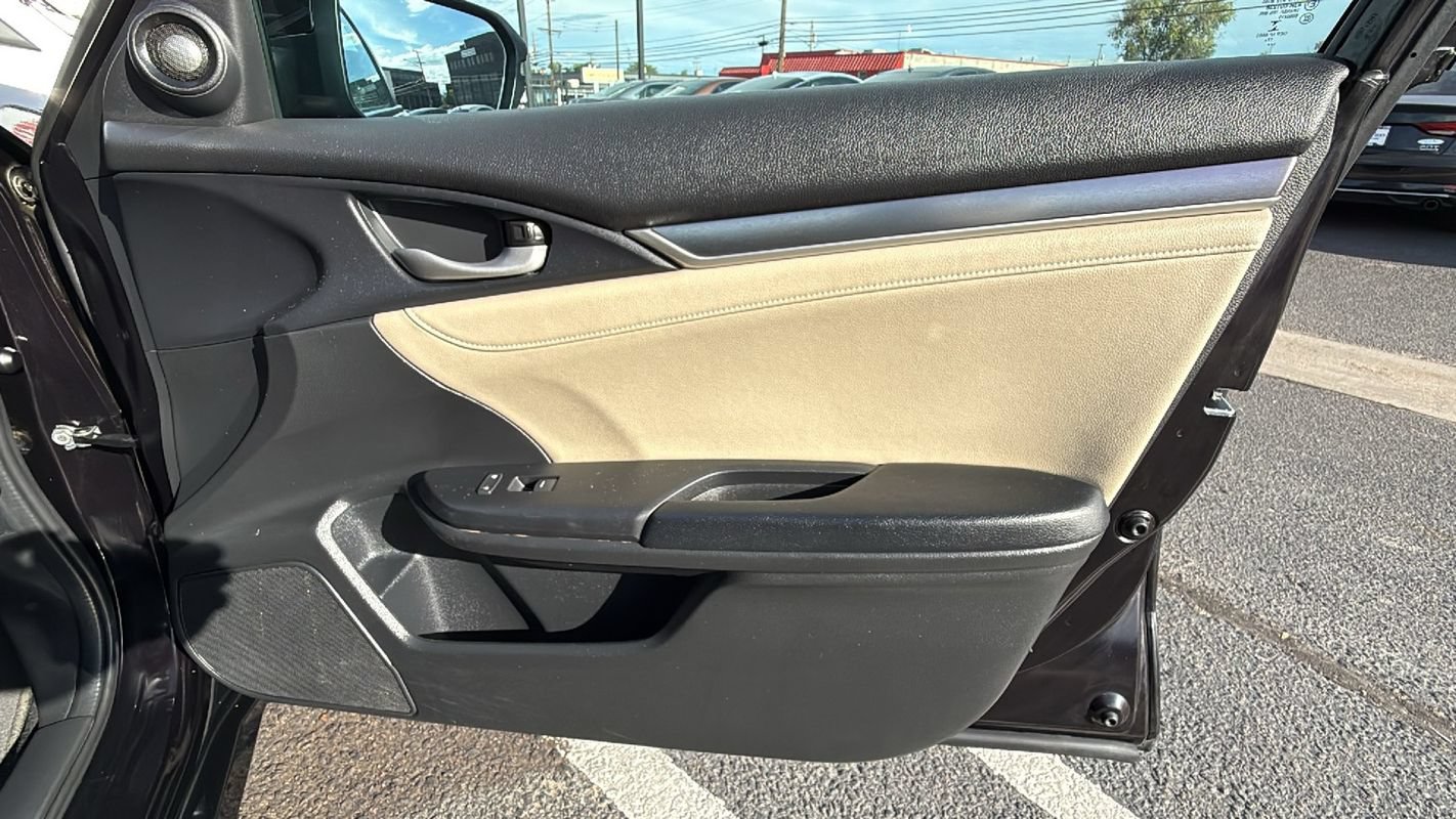 Used 2018 Honda Civic Touring image 16