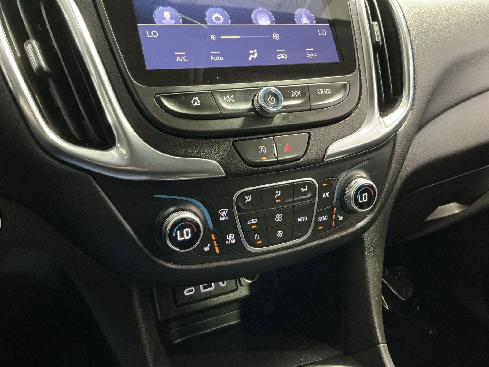 Used 2022 Chevrolet Equinox LT image 29