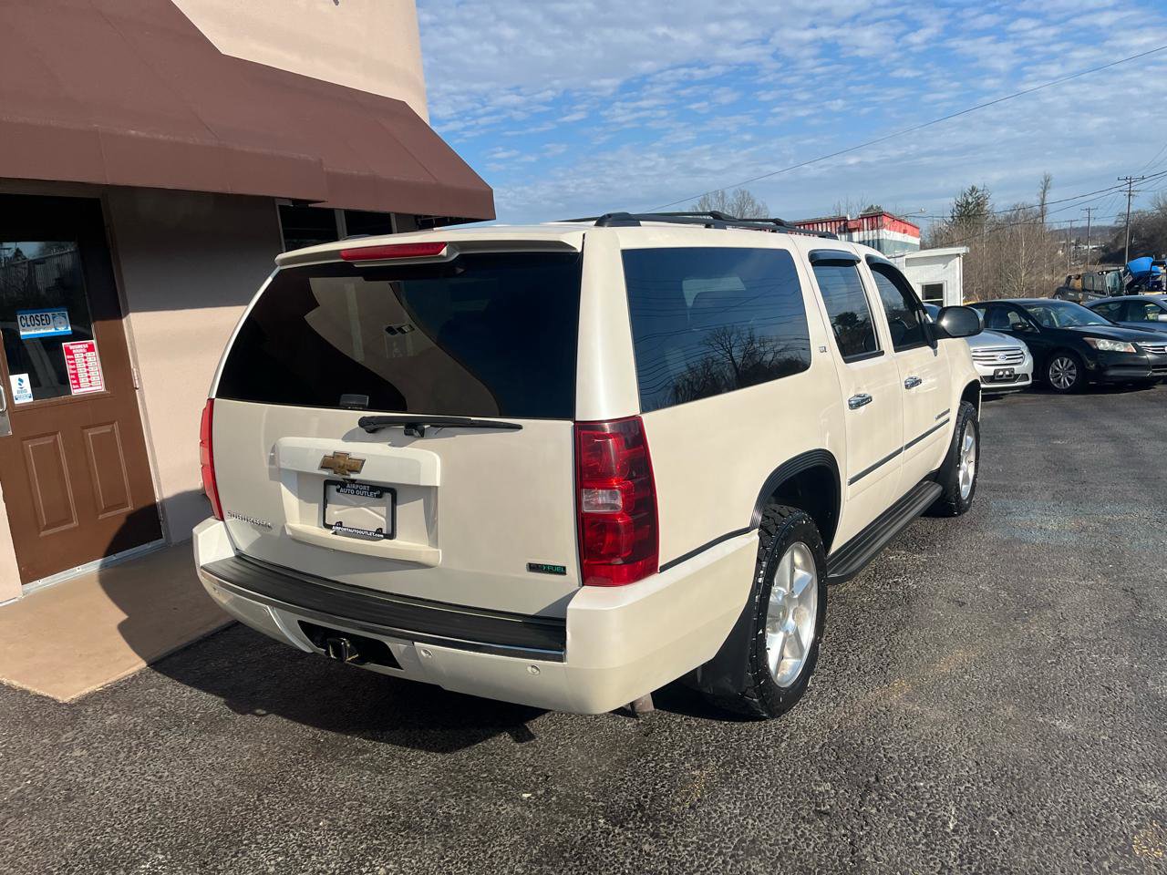 Used 2010 Chevrolet Suburban LTZ AWD/4WD image 6