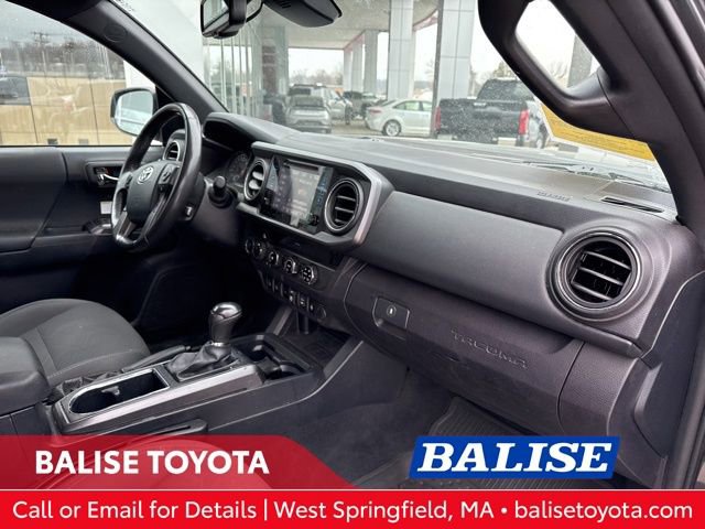 Used 2018 Toyota Tacoma TRD Off-Road w/ Technology Package image 32