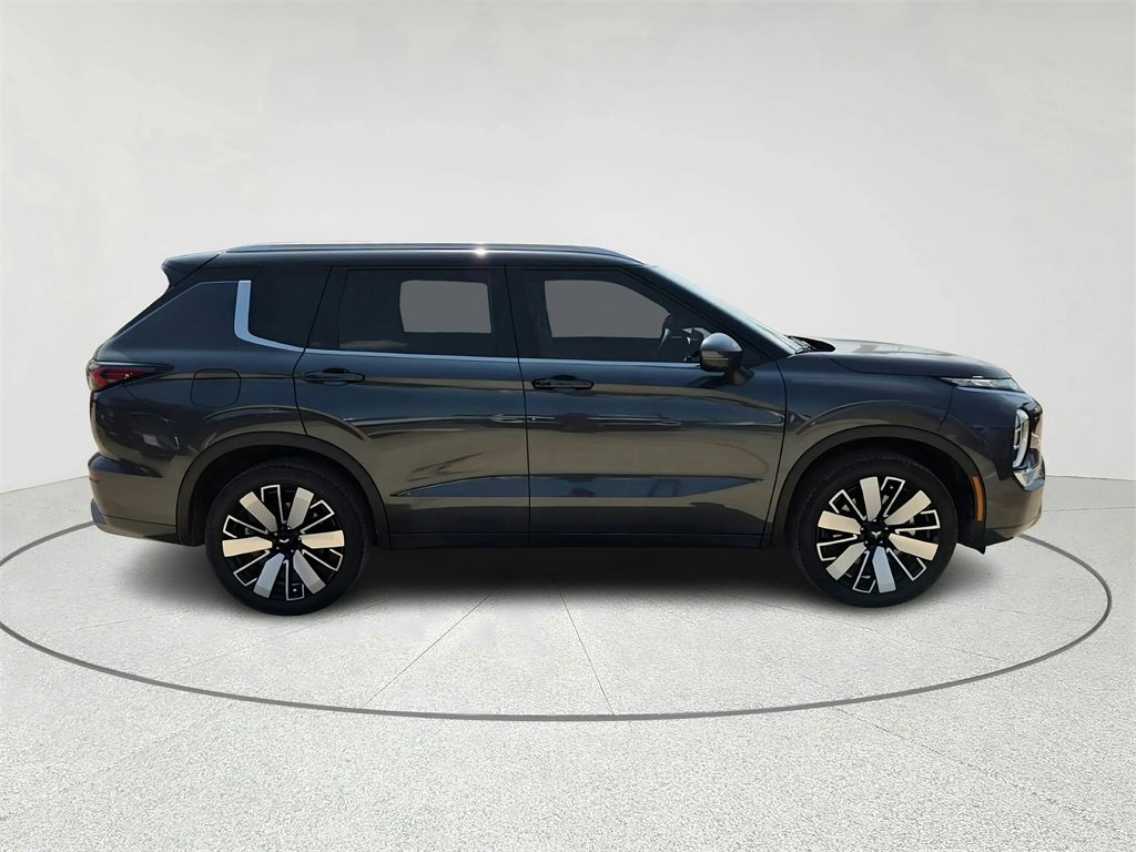New 2025 Mitsubishi Outlander SEL image 4