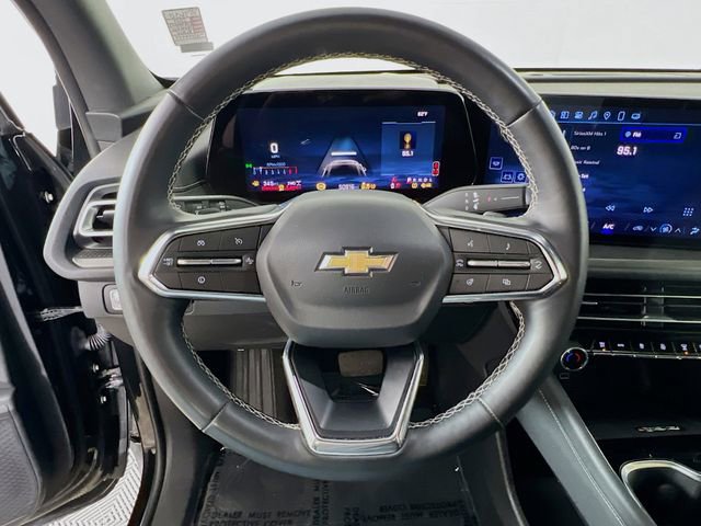 Used 2025 Chevrolet Traverse LT image 12