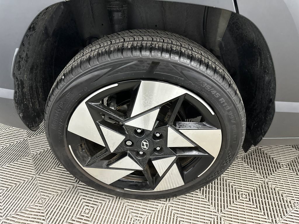 Used 2024 Hyundai Kona Limited image 18