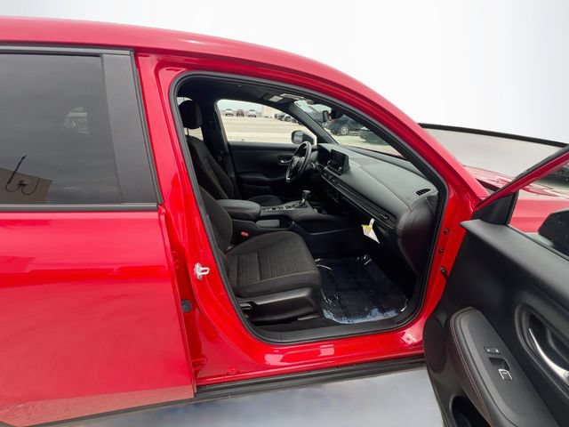 Used 2025 Honda HR-V Sport image 30