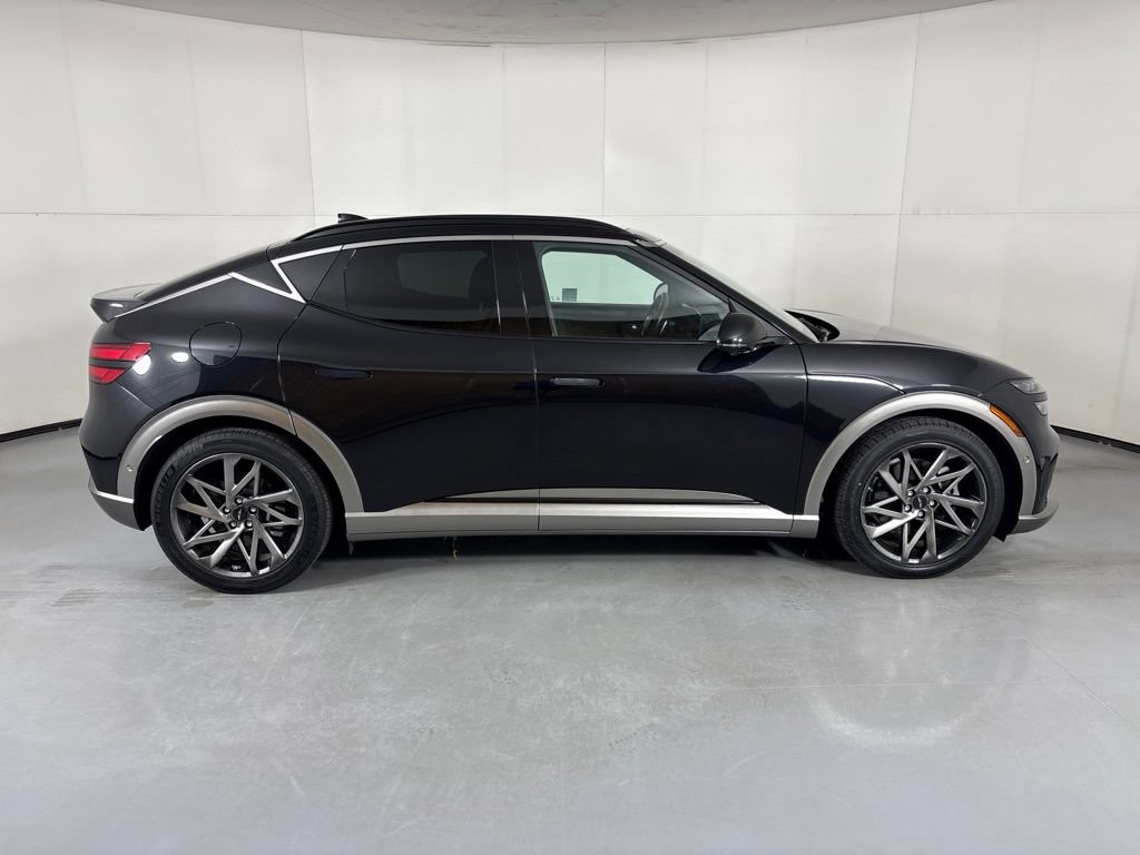 Used 2023 Genesis GV60 Advanced AWD/4WD image 9