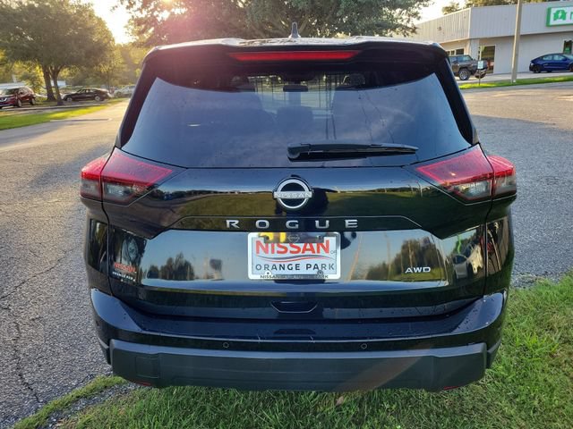 Used 2024 Nissan Rogue S AWD/4WD image 8