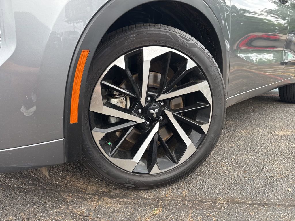 Used 2023 Mitsubishi Outlander SEL FWD image 2