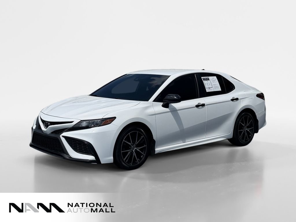 Used 2021 Toyota Camry SE FWD image 1