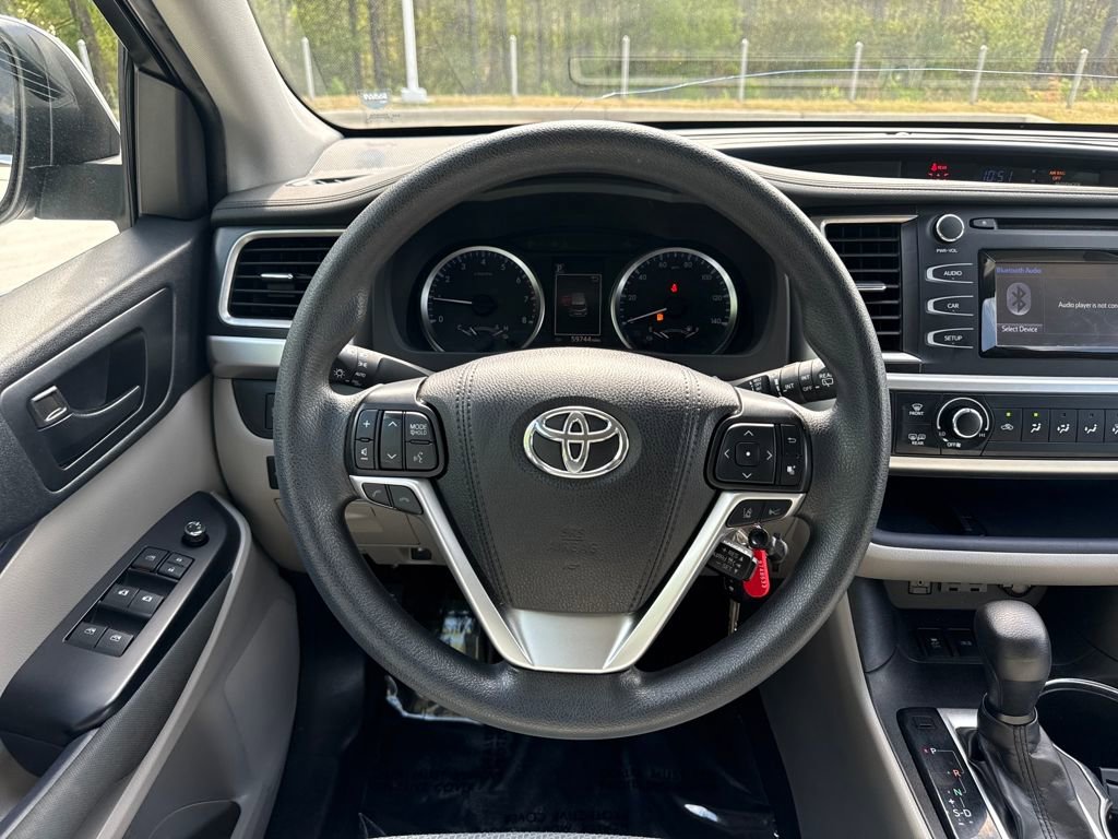 Used 2019 Toyota Highlander LE image 17